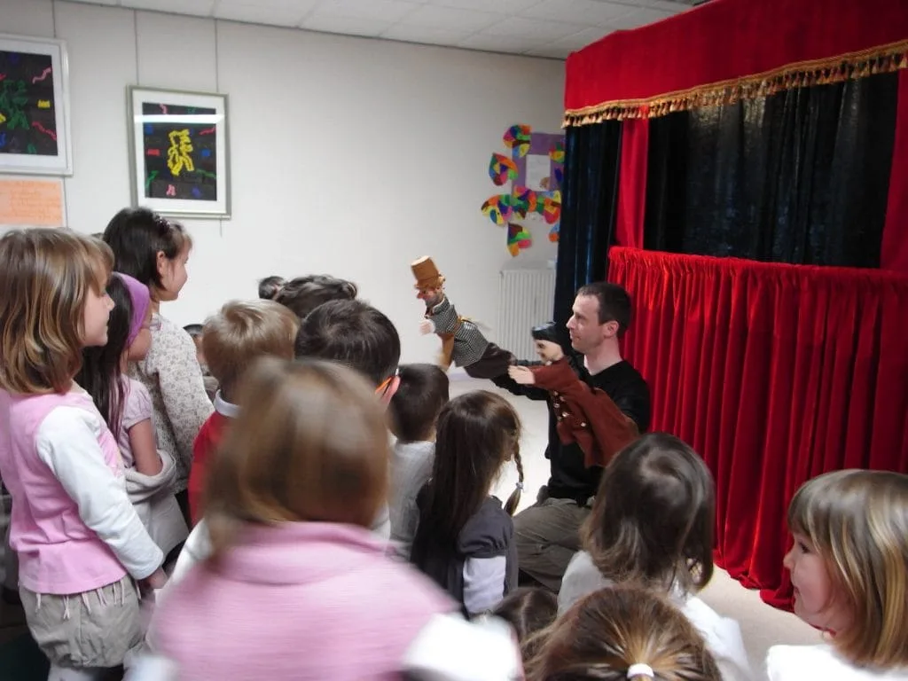 Les marionnettes à l'école