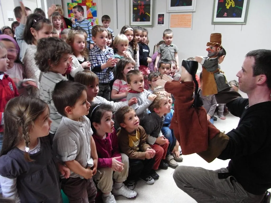 Les marionnettes à l'école